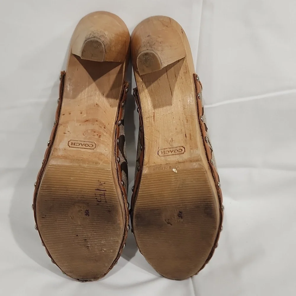 VINTAGE COACH FELICITY SIGNATURE WOODEN HEEL CLOGS Size 9